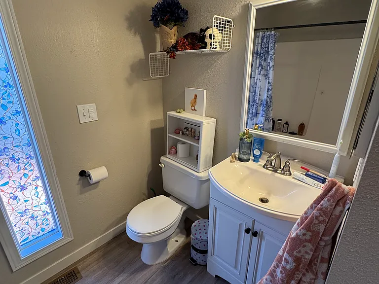2nd Bathroom