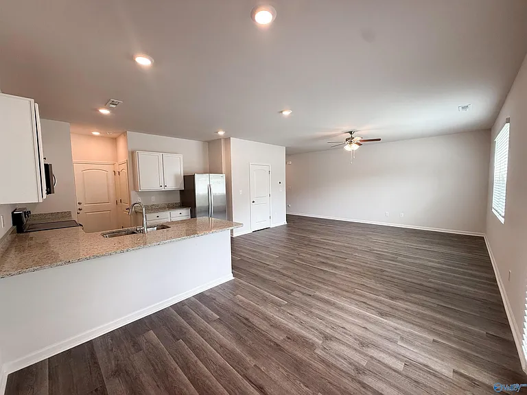 165 Maple Spring Trl — Photo 7