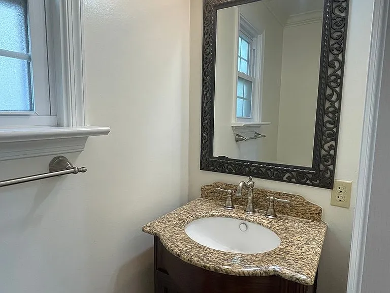 6105 29th St NW — Photo 11