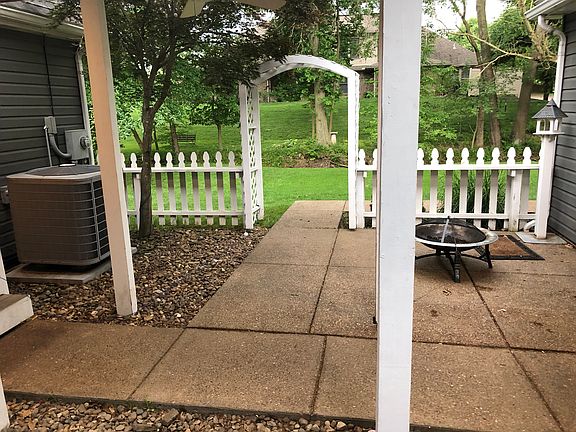 4th image of 707 Saint Clair Dr