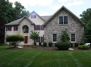 33 Sweetwood Dr, Randolph, NJ 07869