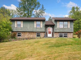 405 Overland Dr, Christiansburg, VA 24073