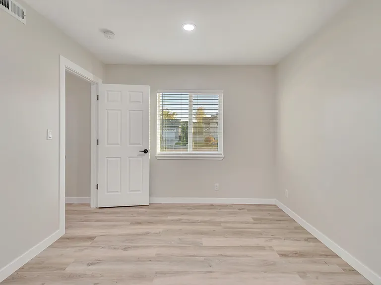 1317 E Brookshire Dr #1 — Photo 9