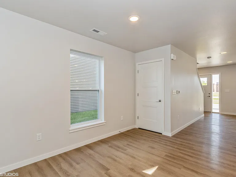 2225 Saint Andrews Dr — Photo 8