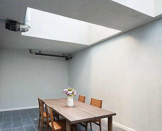 3rd image of 567 Ocean Ave #Townhouse 02