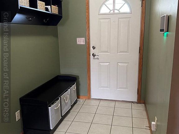 4th image of 3304 Schroeder Ave