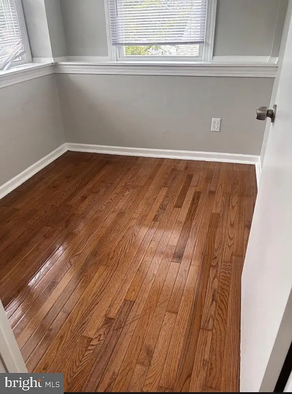 3 bed, 1.5 bath, 1220 sqft, $2,450 — Photo 4