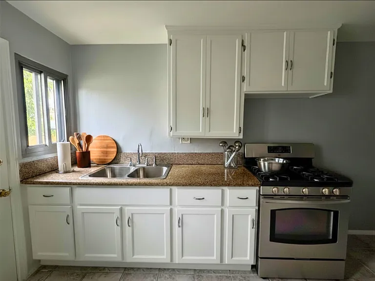 9018 Ramsgate Ave #9018 — Photo 5