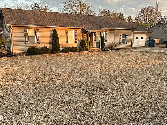 2nd image of 812 Garrigan Rd