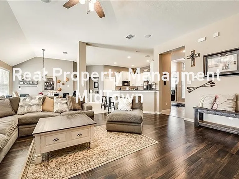 1105 Sunland Ct — Photo 12
