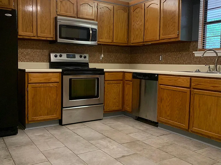 37 Vocational Dr SW — Photo 4