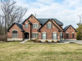 543 Oakhaven Ln, Saint Louis, MO 63141