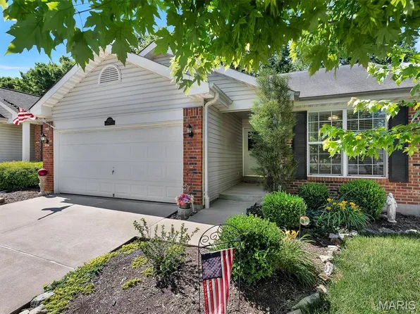 10237 Carlton Place Ct, Saint Louis, MO 63123