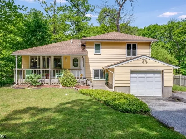 1 Winding Way, Byram Twp., NJ 07821