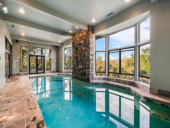 2nd image of 300 Overhill Dr