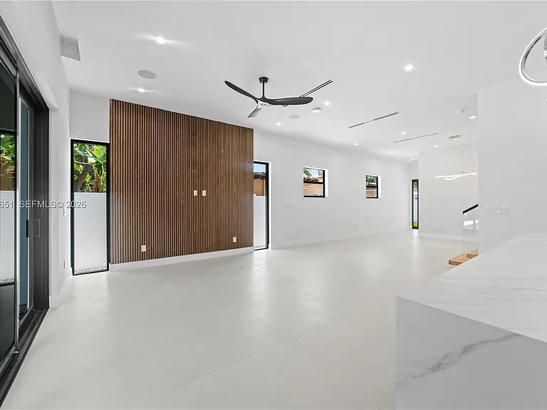 1320 NE 16th Ave #A — Photo 11