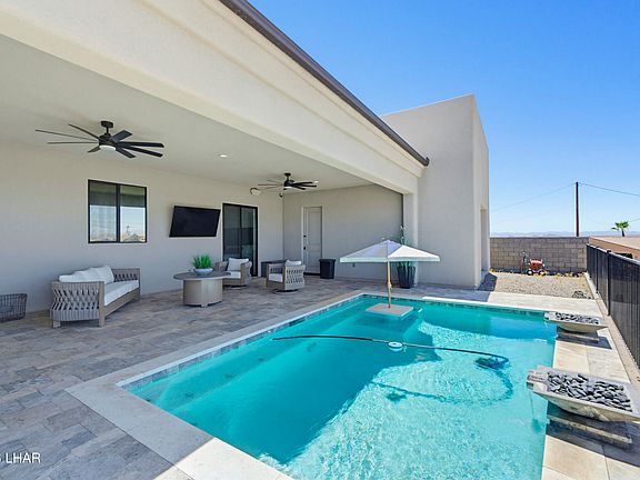 2nd image of 2235 Anacapa Pl
