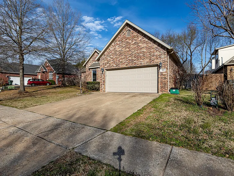 514 S Pierremont Dr — Photo 3