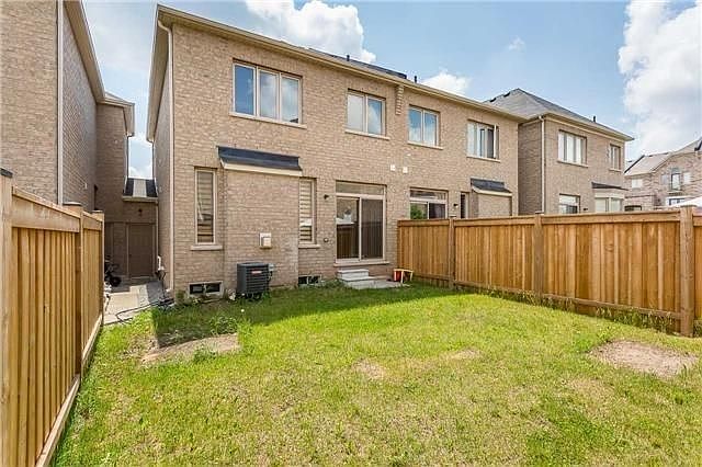 2nd image of 37 Chesterwood Cres