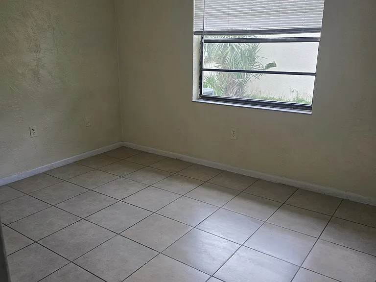 2440 S Palmetto Ave #D — Photo 11