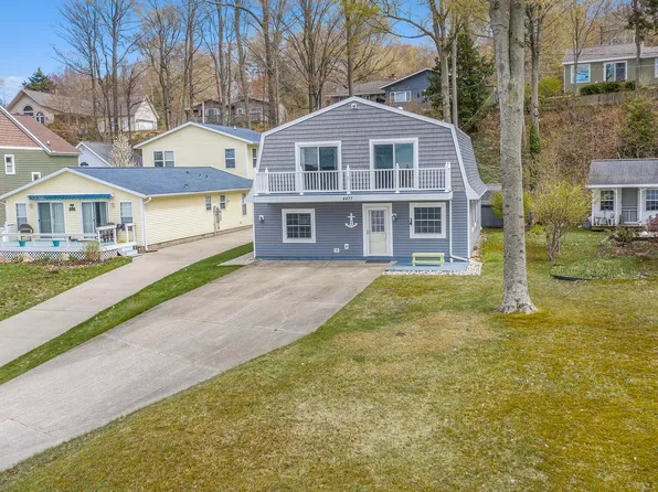 4477 S Shore Dr, Whitehall, MI 49461