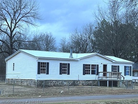 3rd image of 104 SE Keese Ave
