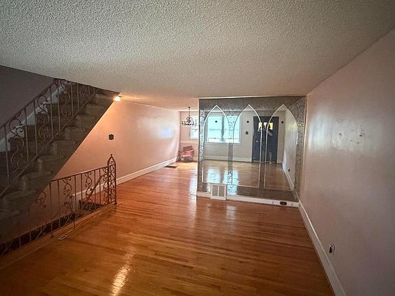3rd image of 1138 Brookwood Ln