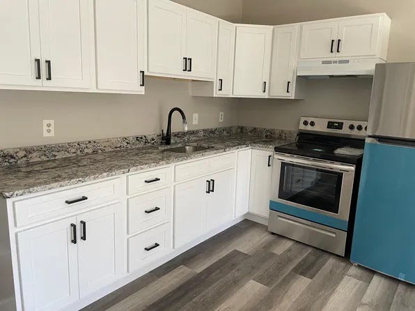 11 Platoz Dr #22, Uncasville, CT 06382