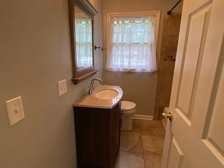 714 S Lovell Ave — Photo 9