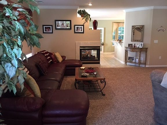 5th image of 120 Oxford Ct