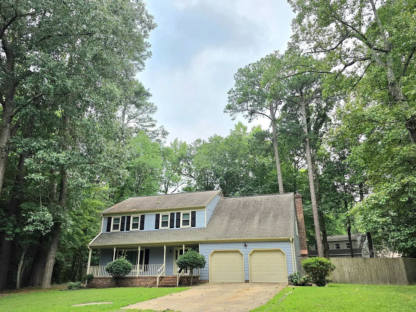 Move-In Ready Yorktown Home with Two Primary Suites and Detached Garage — Photo 2