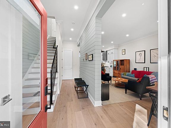 4th image of 2022 N Capitol St NW