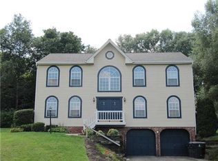 180 Woodbine Dr, Cranberry Twp, PA 16066