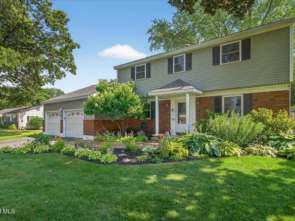 9 Eldorado Drive, Clifton Park, NY 12065