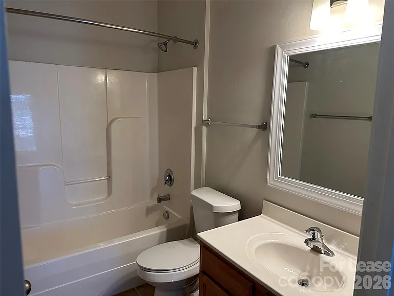164 Parkwood Ave — Photo 10