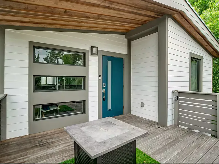3260 Woodside Ave — Photo 5