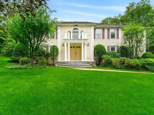 32 Monteiro Way, North Andover, MA 01845