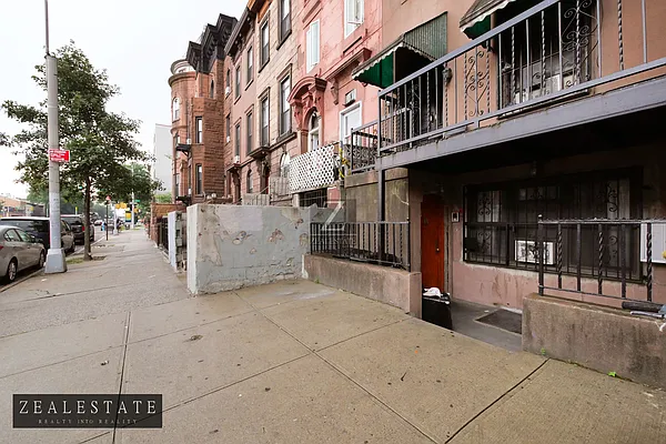 Rented by ZealEstate Group Inc | media 31