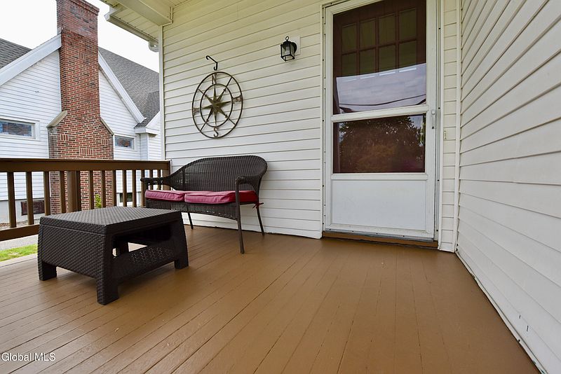 4th image of 106 Frederick Avenue