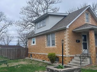 924 Cedar St, Highland, IL 62249