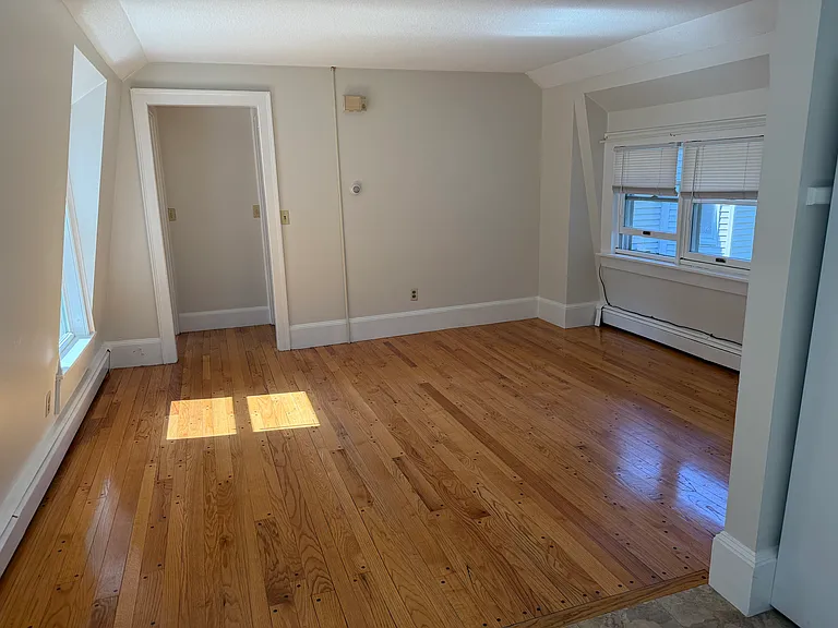 7 Waushacum Ave #D — Photo 4