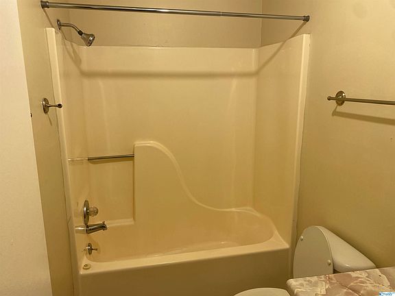 4th image of 4300 Chalet Cir NW