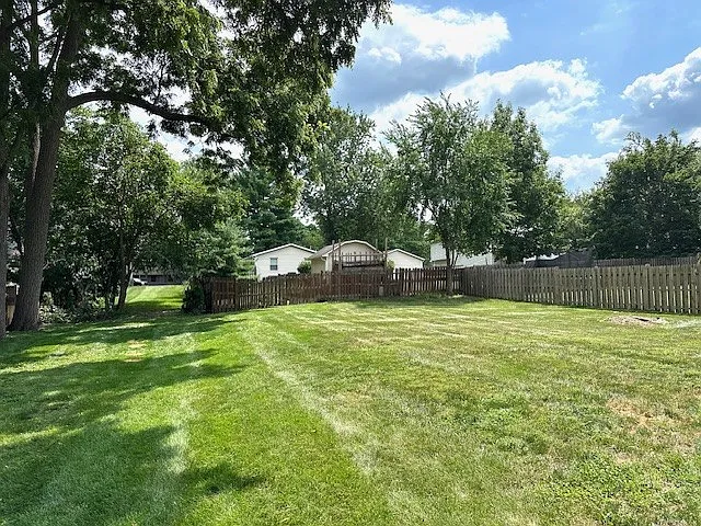 3816 Illinois St — Photo 32