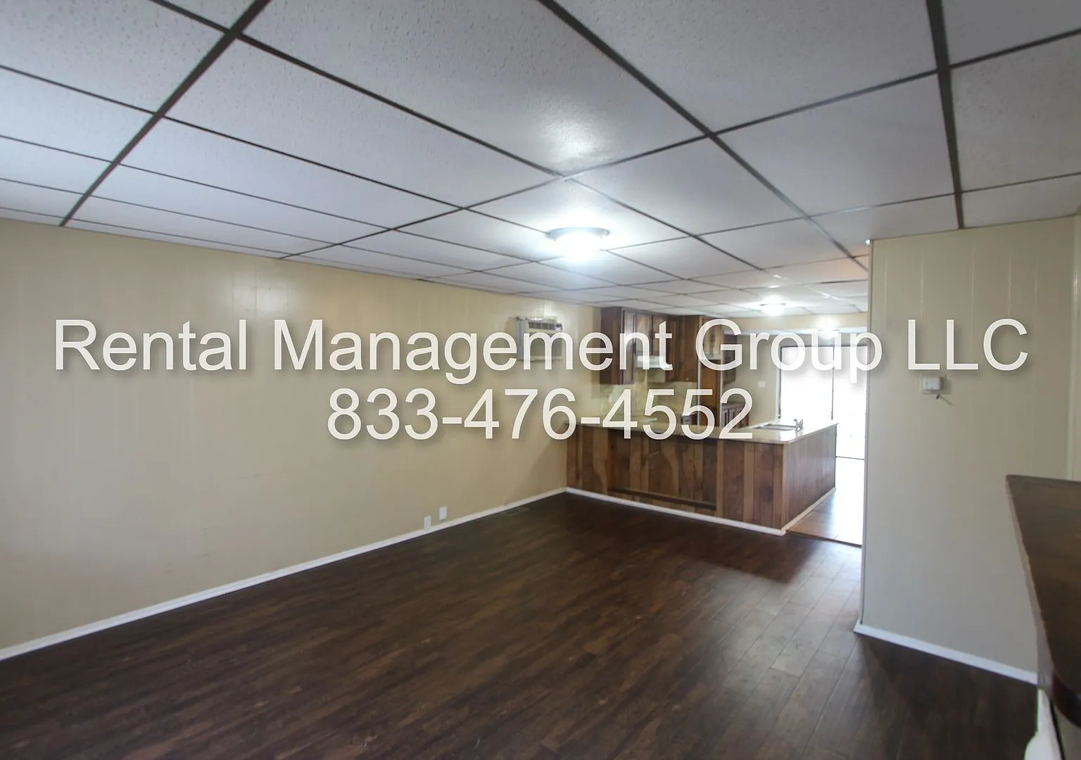 New On The Market! Charming 2 bedroom 1 bath — Photo 4