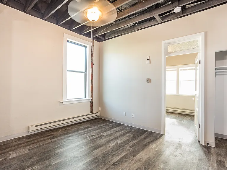 218 W Kemp Ave — Photo 6