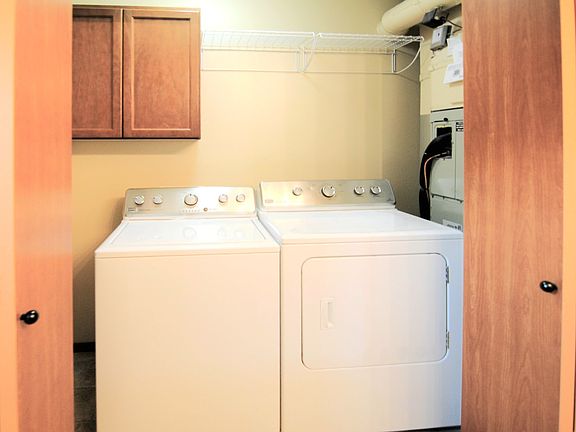 5th image of 2123 Roper Ln