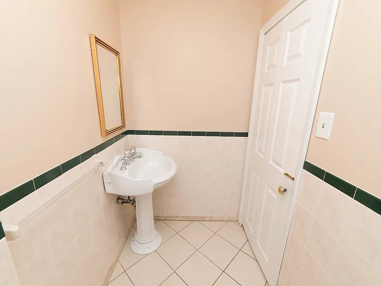 440 Cricket Ln — Photo 14