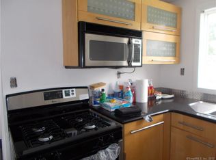 77 Carleton Ave FL 3RD, Bridgeport, CT 06604