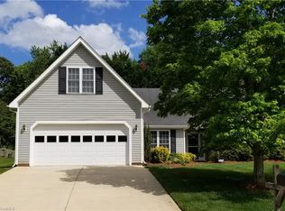 3807 Auburn Hills Dr, Greensboro, NC 27407