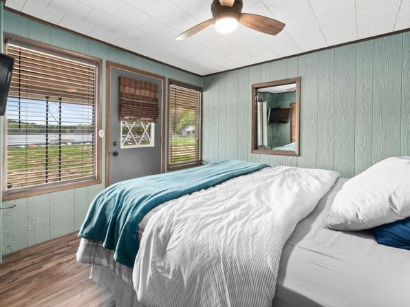 (undisclosed Address)